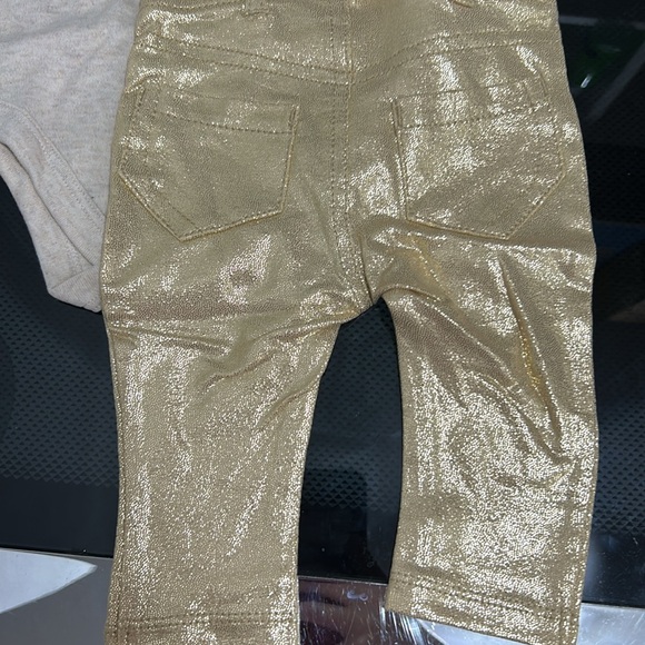 Baby girls 0-3 month new NWT penguin long sleeve onesie foil metallic shine pant - Picture 4 of 4